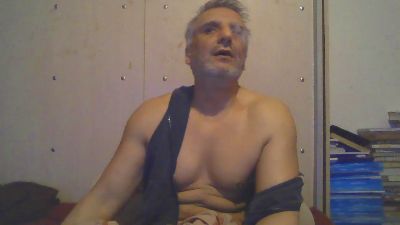 0monkey live from United Kingdom