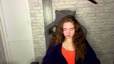 AdrieneUoy live from Ukraine