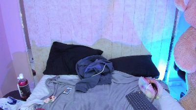Annie9_ live from Colombia