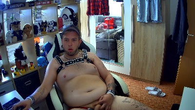 BastiBLN live from Germany