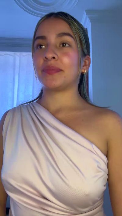 Bella_Antonella live from United States
