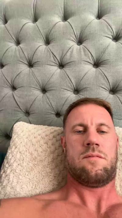 Benjay74 live from United Kingdom