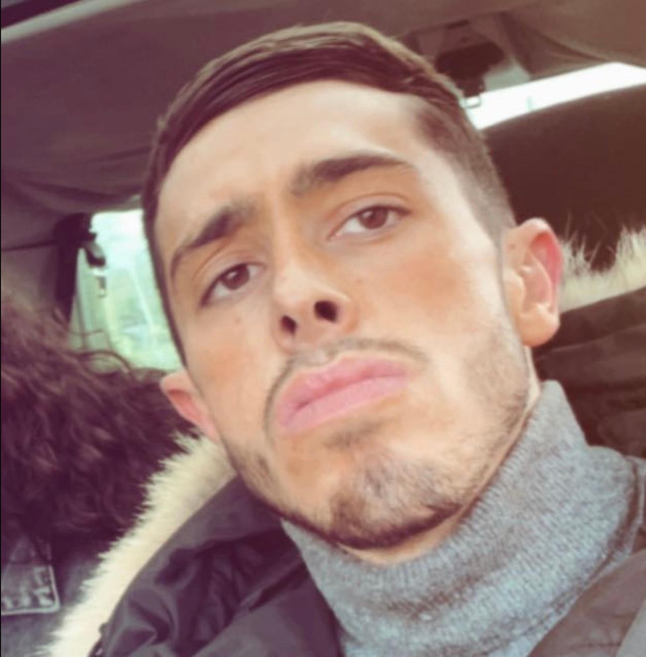 Bi_curieux Profile Image