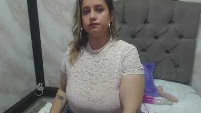 Brenda_bigtitis live from United States