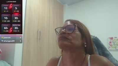 BustyXMilf live from Colombia