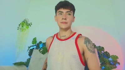 CamiiGuzman live from Colombia