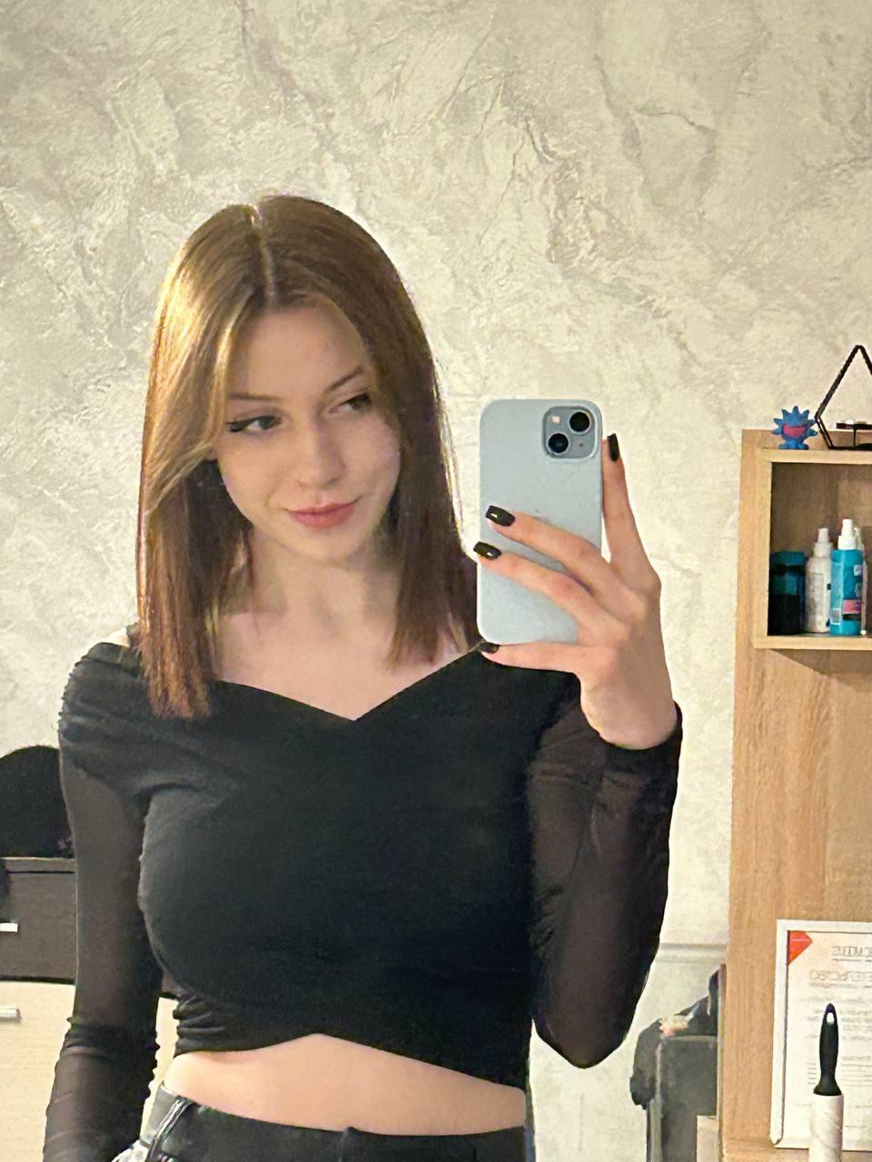 CarolynGero live from France