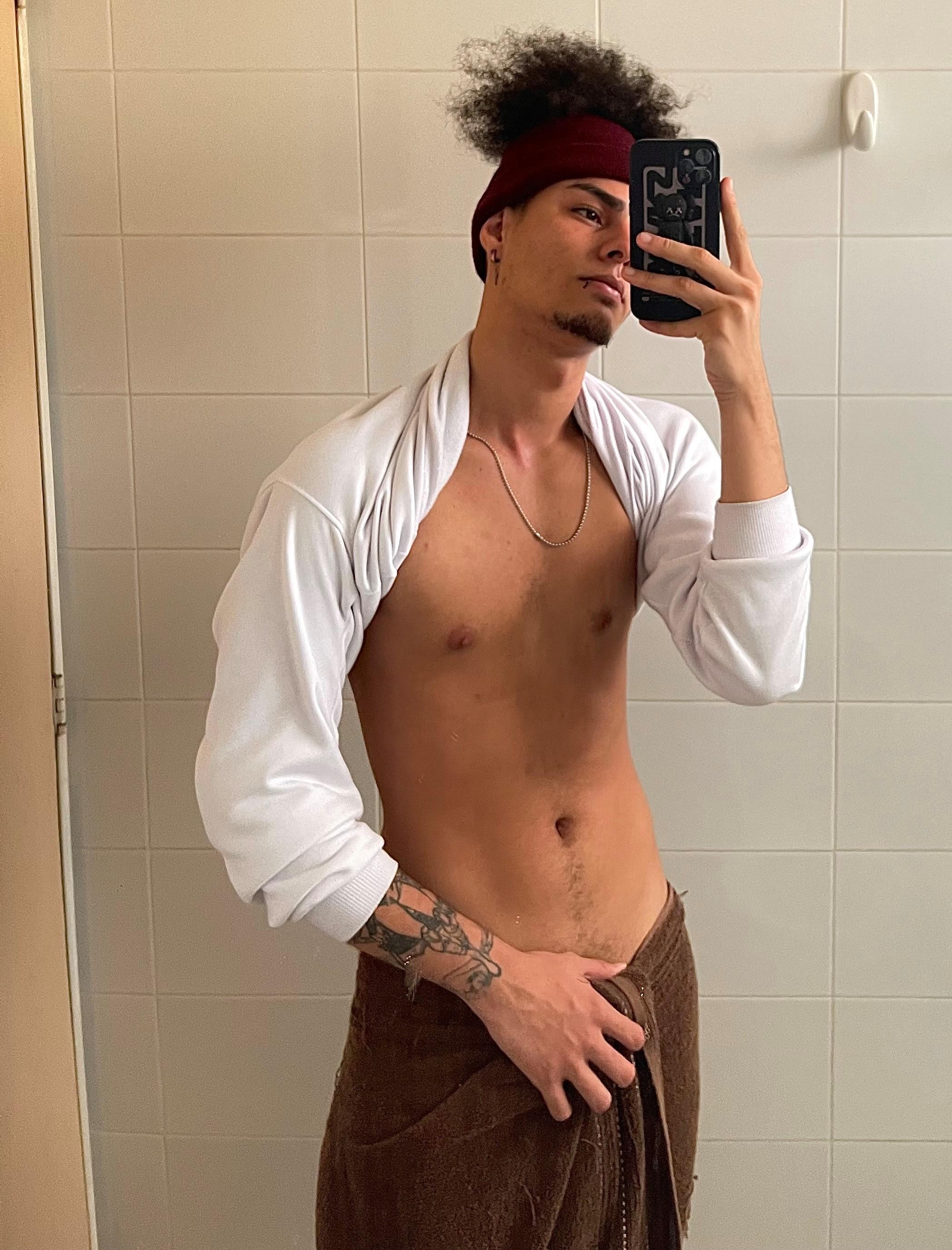 Danicock23 live from Colombia