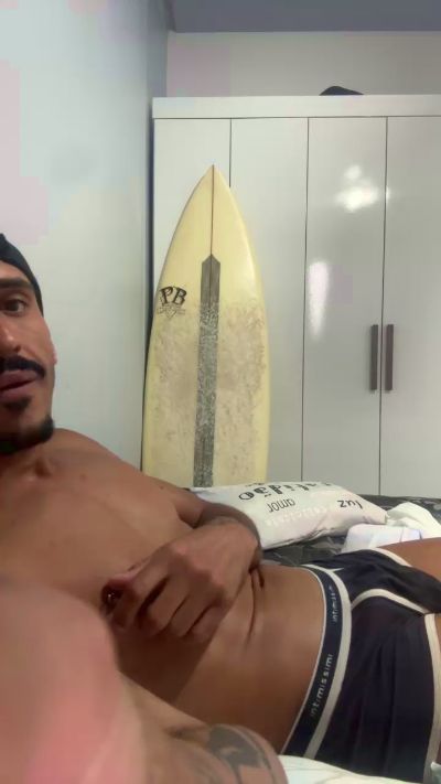 Eddy_surfista live from Brazil