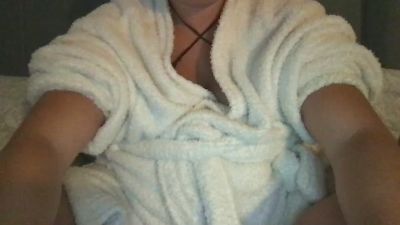FlirtyFraya live from United Kingdom