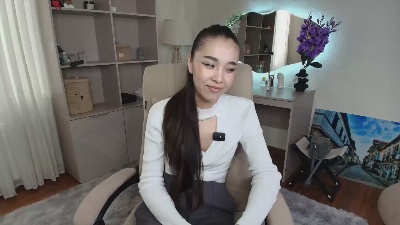 HildaButchee live from Thailand