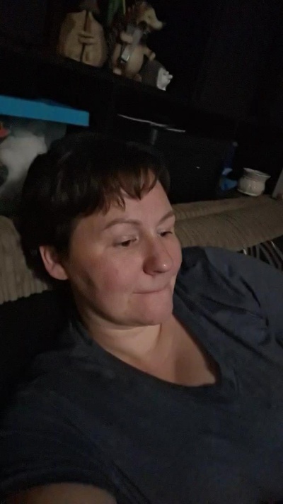 J3njen live from United Kingdom