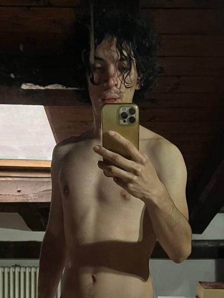 Javier_M0lina live from Italy