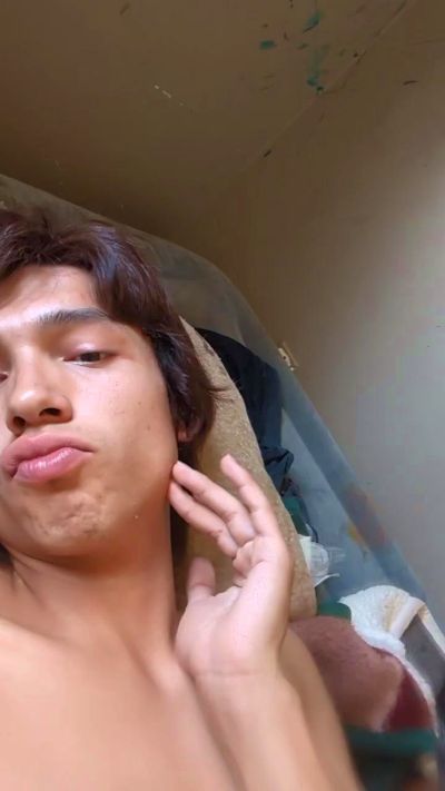 Jaydonw live from Canada