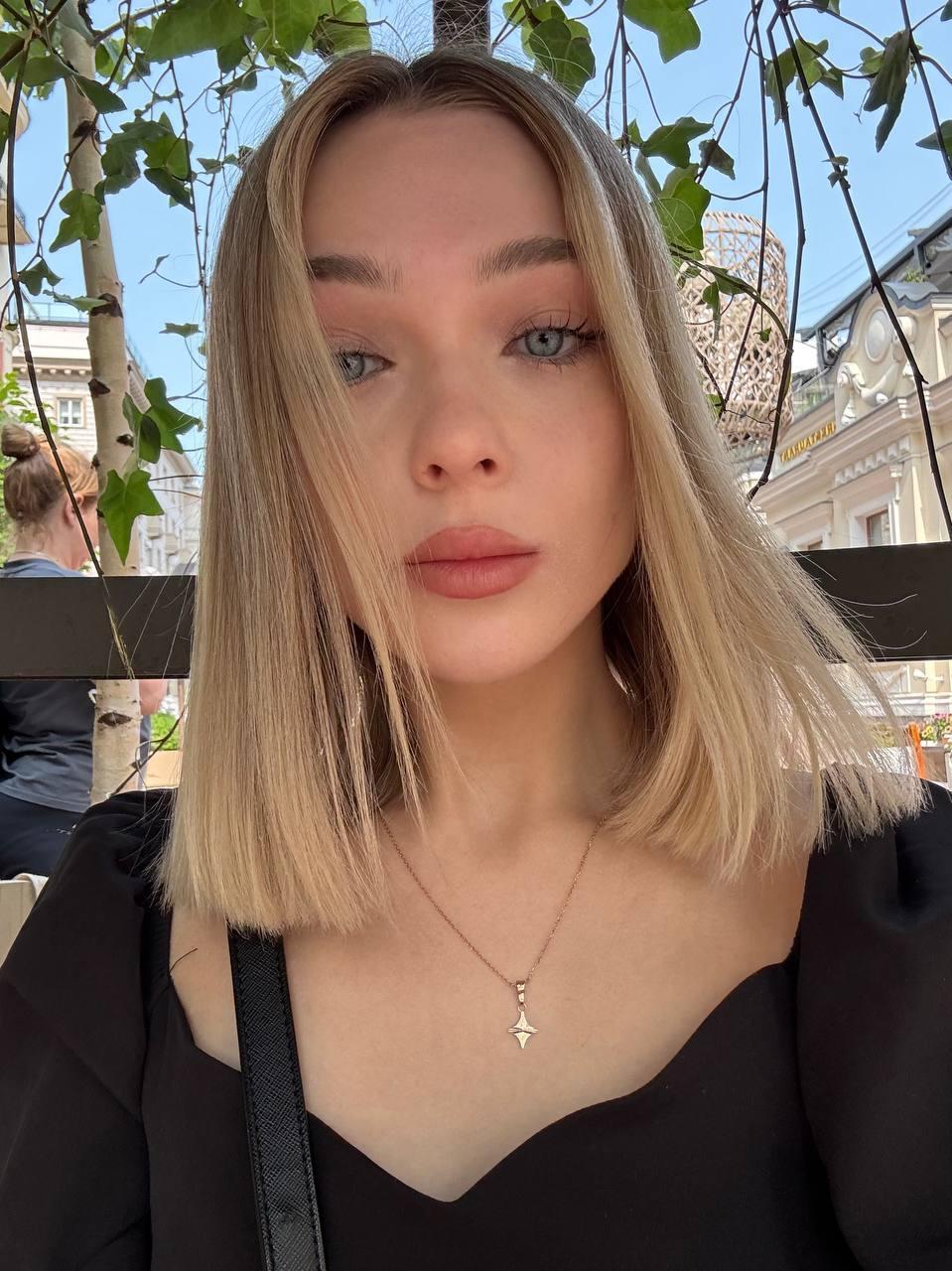 JoleenShealy live from France