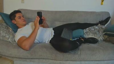 Julian_wallace live from United States