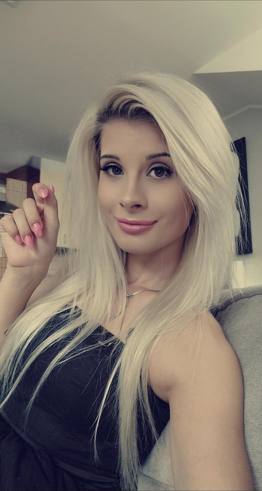 KristineSensual live from United States