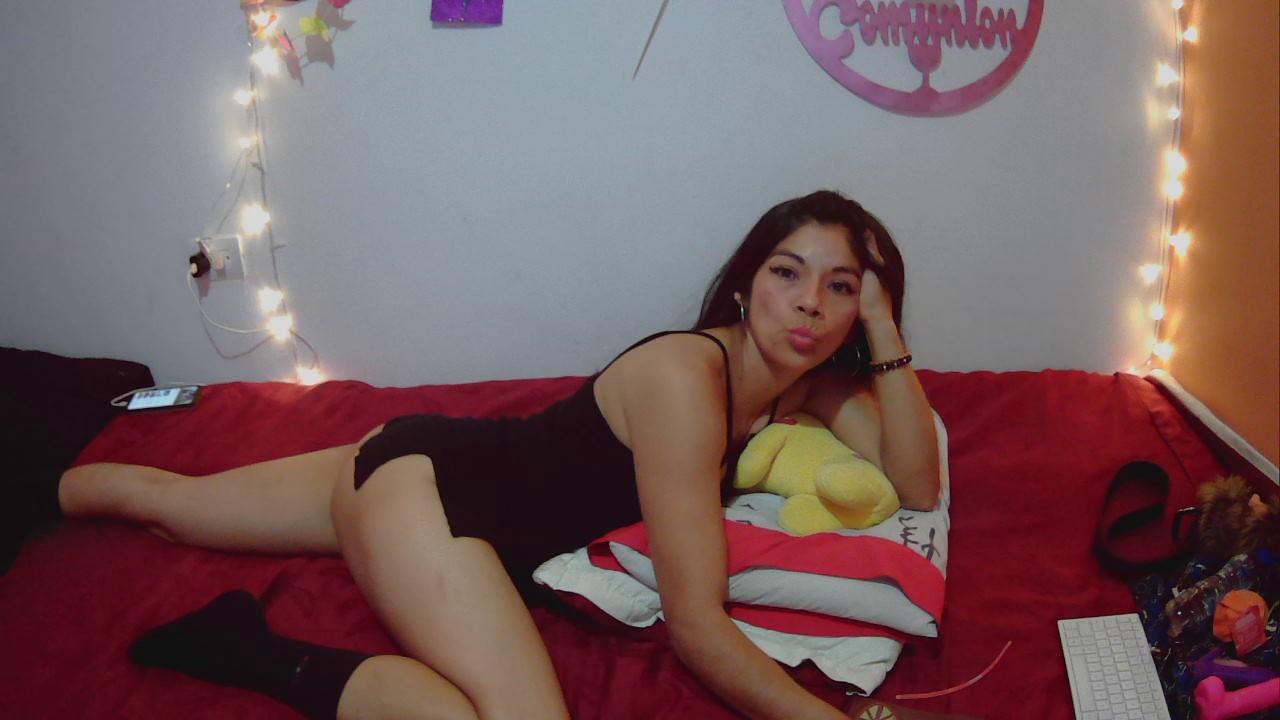 Laura_reyes28 live from Colombia