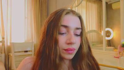 LilianHathaway live from France