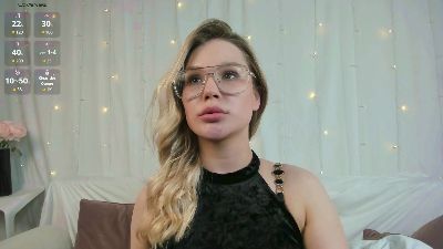 LisaRiza live from United States