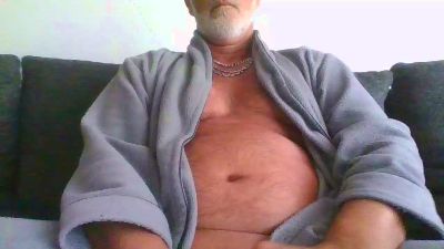 Marc33000 live from France