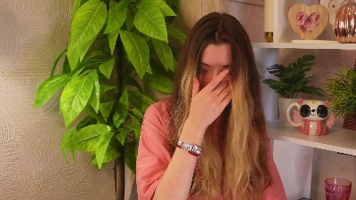 MaryleeElmblad live from France