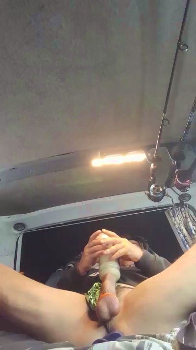 Mikeyneedsck live from Australia