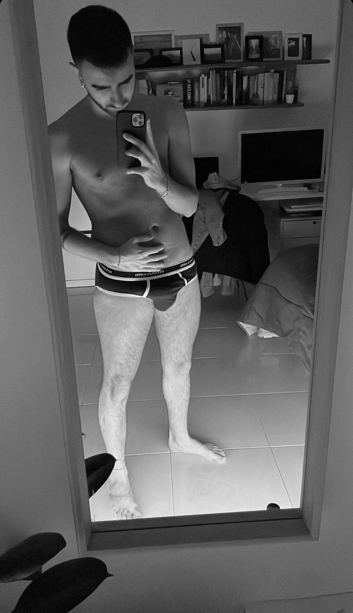 Oisex1 live from Italy