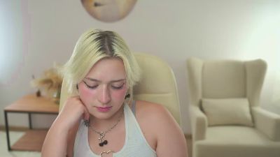 OpheliaPalomba live from United States