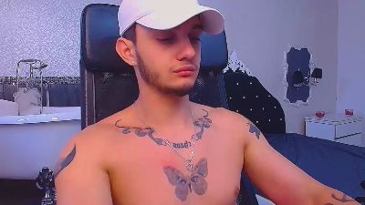 OscarGriffin live from United States