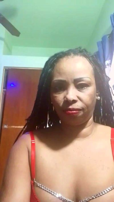 Solanyi23 live from Argentina