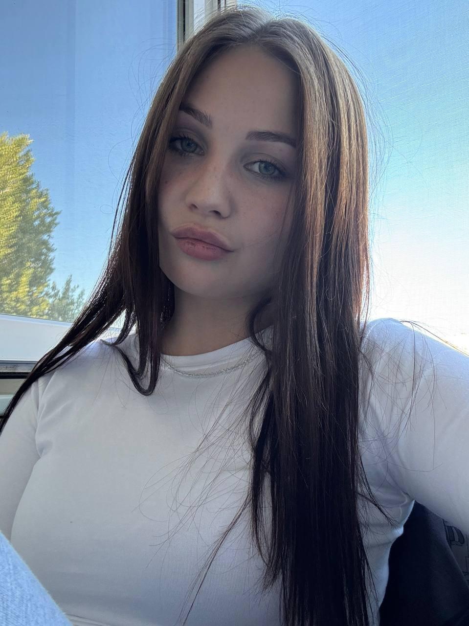 StefaniBuzzell live from Romania