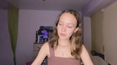 SunniThiessen live from United States