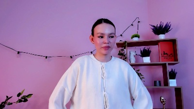 SydneyAdamski live from Monaco