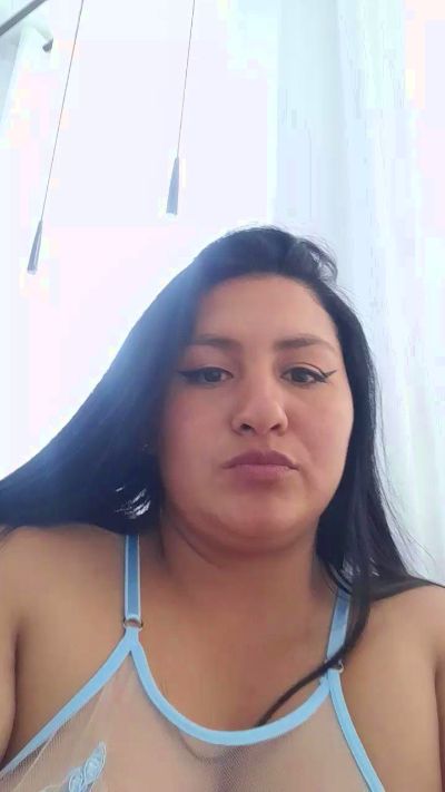 TaniaRuizz live from United States