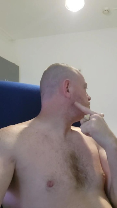 Welshman85 live from United Kingdom