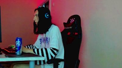 Young_nymph live from United States