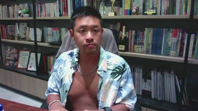 bearhan1 live from Taiwan