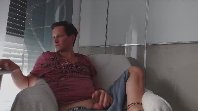 chris32243 live from Germany