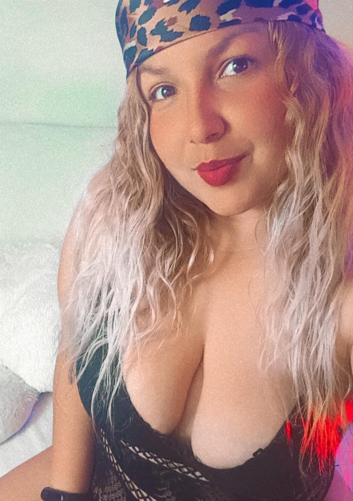 curvy_miranda Profile Image