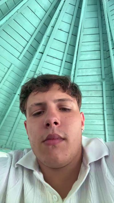 elmacho232 live from Italy