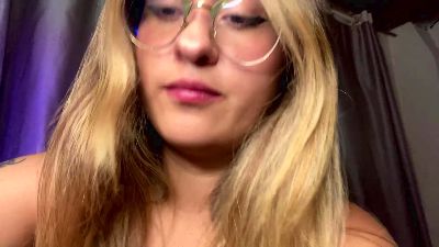 emma_bell1 live from Italy
