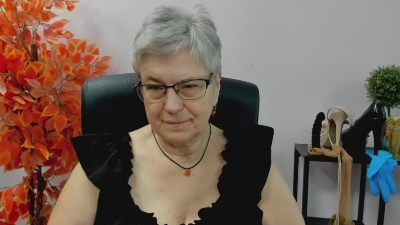 femmeIRIS live from Germany