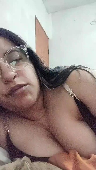 flor265 live from Argentina