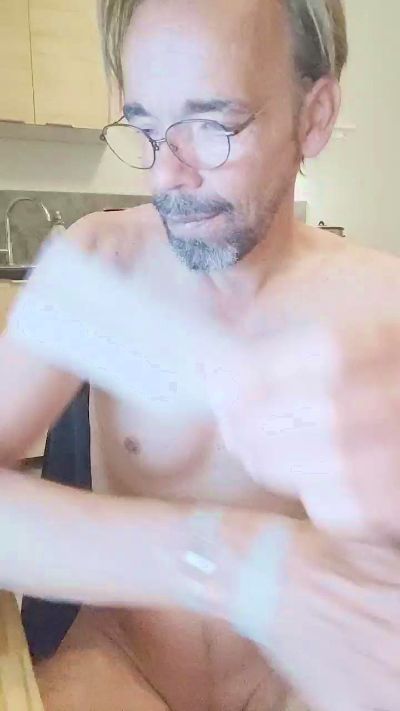 godemans661 live from France