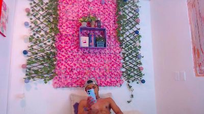 iam_lukas__ live from Colombia