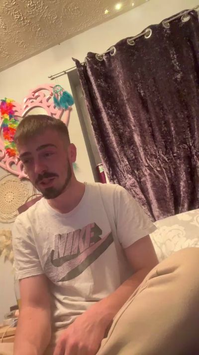 jaycoy22 live from United Kingdom