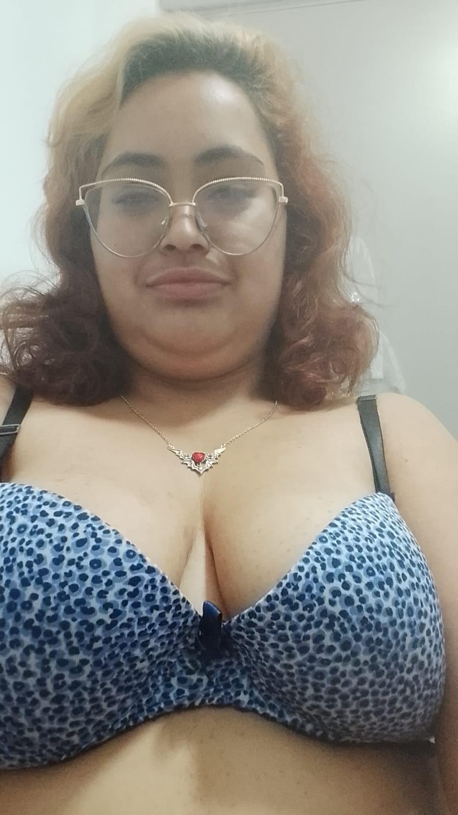 lilly_beth live from Puerto Rico