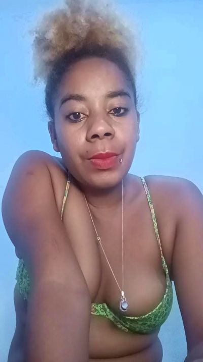 lina371 live from Madagascar