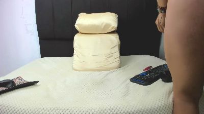 louise_Mikk live from Italy